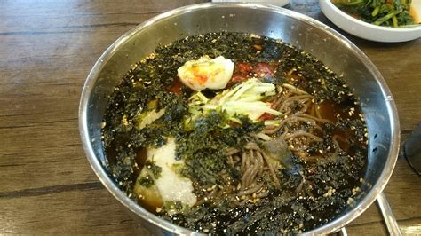 봉평메밀막국수: 전통의 맛과 현대의 조화